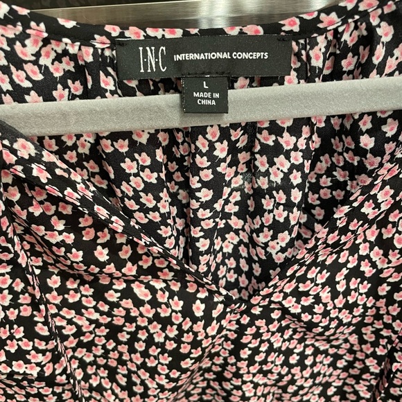 INC Floral ruffle sleeve top - Picture 2 of 3